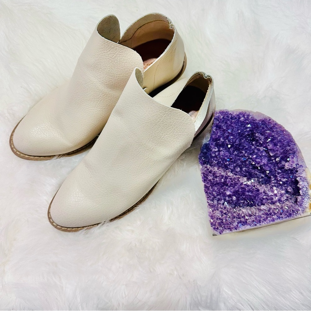 Women's Cream Leather Ankle Boots